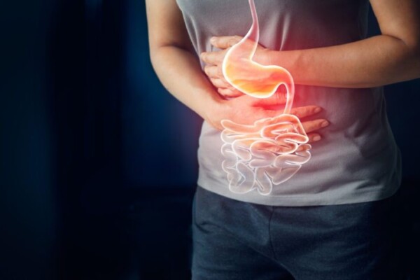 Reflusso e gastrite: cause, sintomi e rimedi
